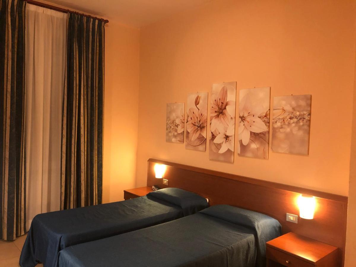 Hotel Paradiso Milan Exterior photo